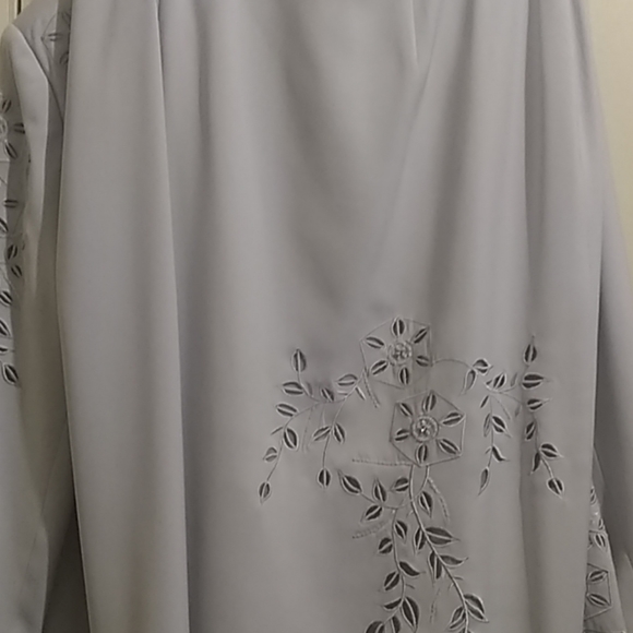 Suit - Picture 2 of 3